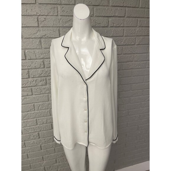 WAYF Women Textured Long Sleeve White with Black Trim Blouse Size M - Picture 2 of 9
